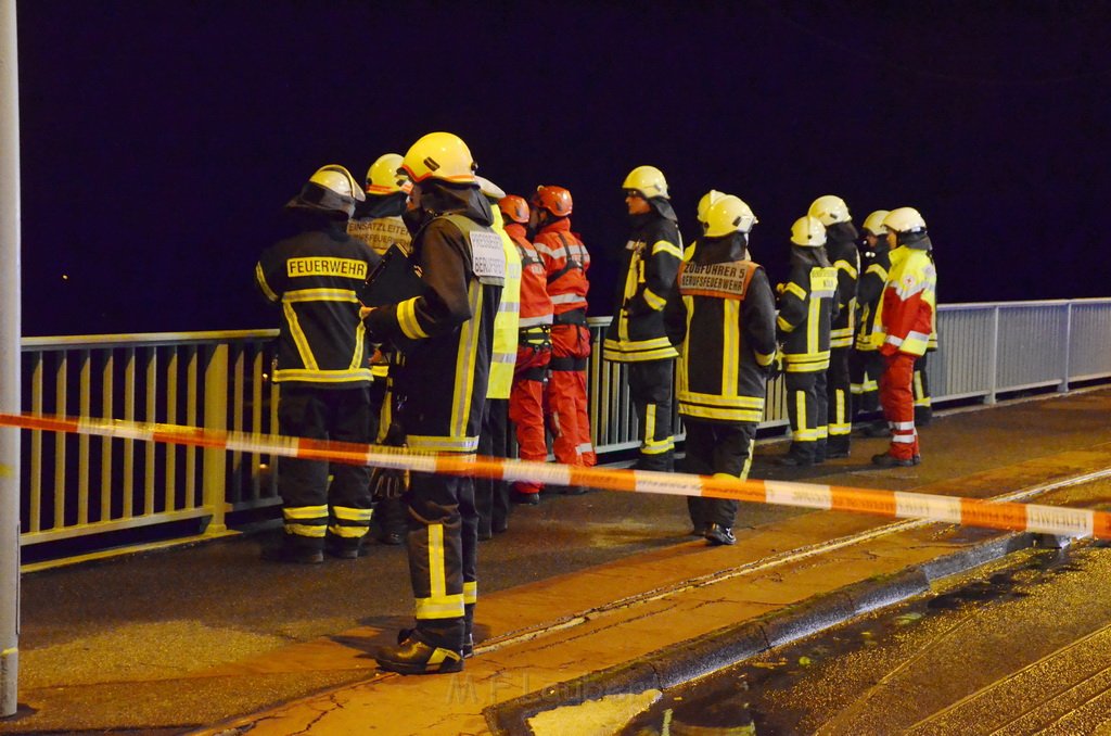 Einsatz BF Hoehenretter Koelner Seilbahn Hoehe Zoobruecke P2523.JPG